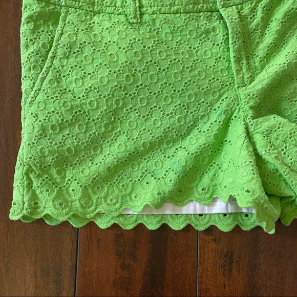Lilly Pulitzer Green Eyelet Walsh Shorts Sz 2 - Picture 3 of 5